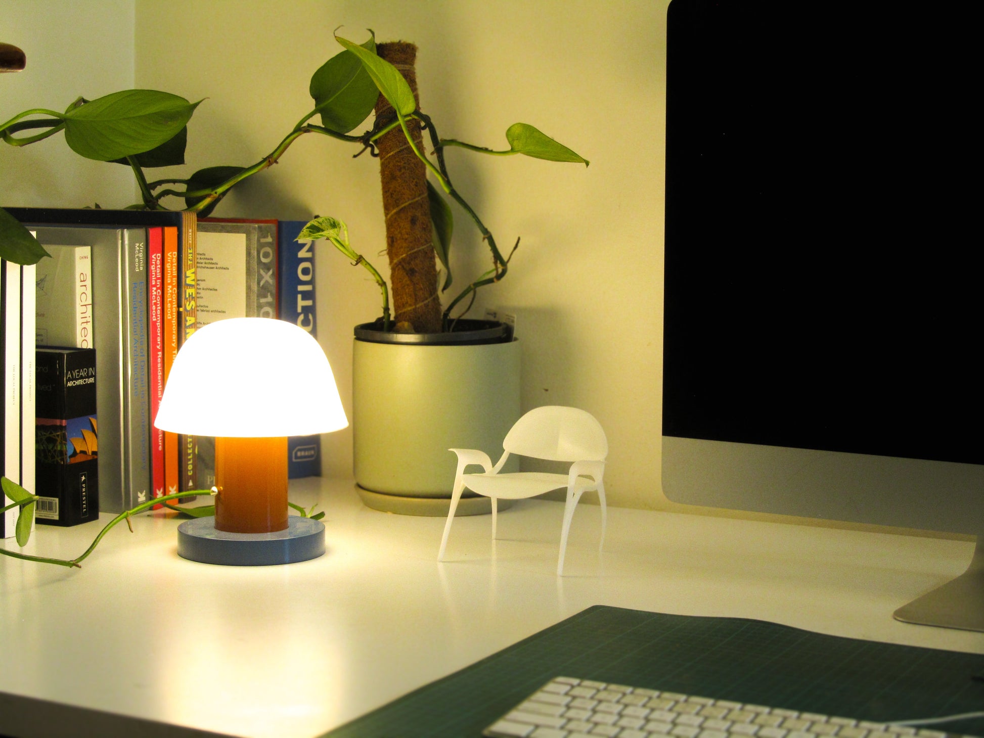 SporeGlow | Shroom Night Light – Plug-In LED Lamp with Warm, Magical Ambience