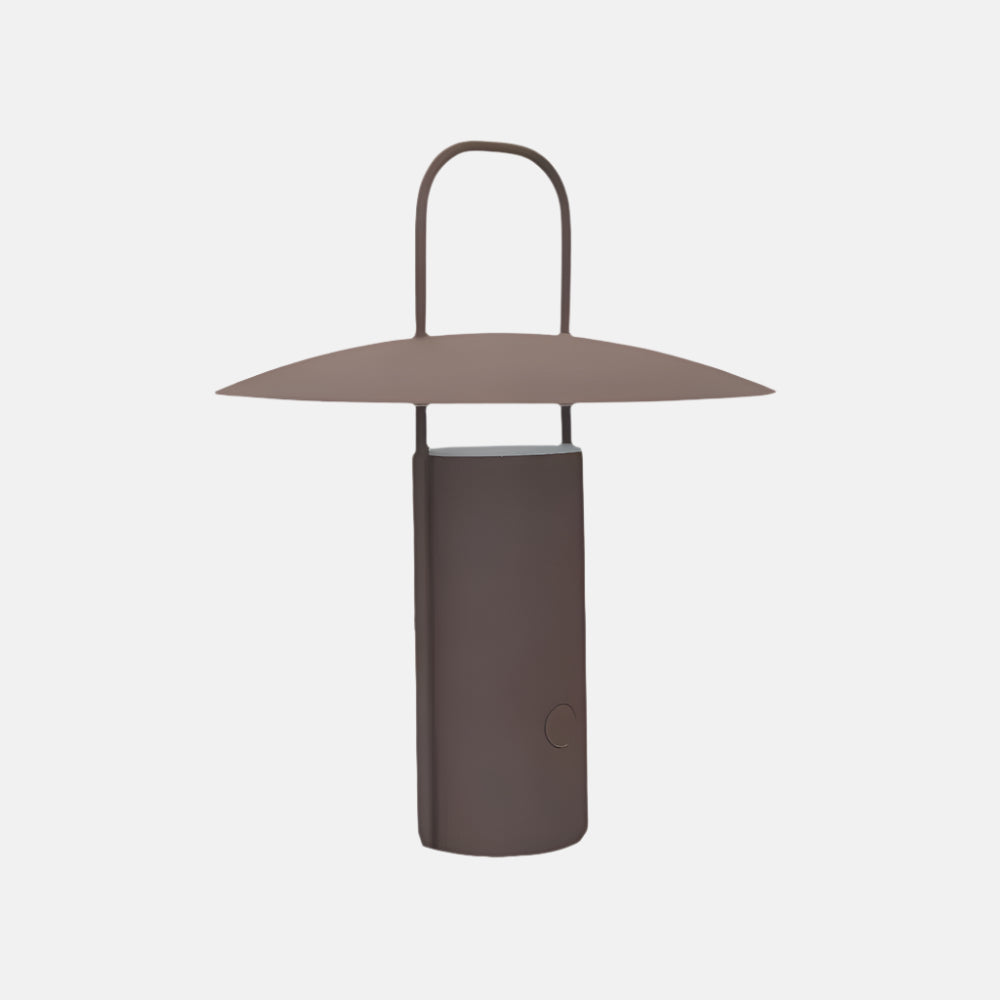ForgeRay | Industrial-Style Lamp – Plug-In LED with Bold Lines & Warm Lighting