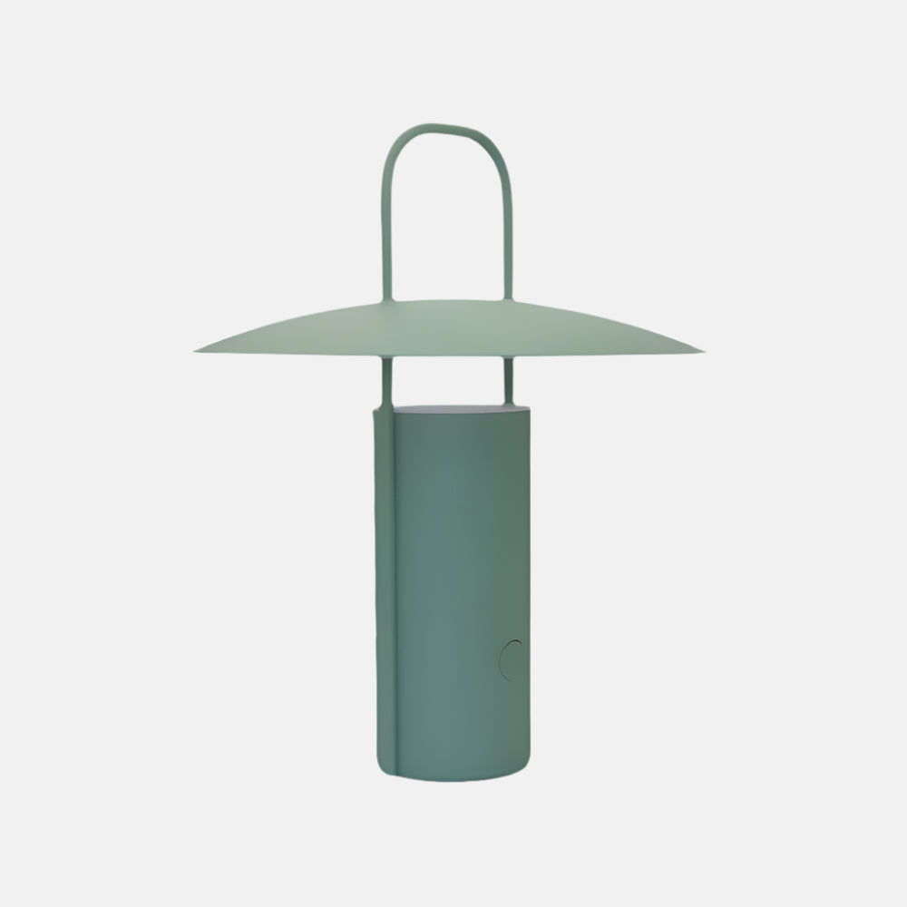 ForgeRay | Industrial-Style Lamp – Plug-In LED with Bold Lines & Warm Lighting