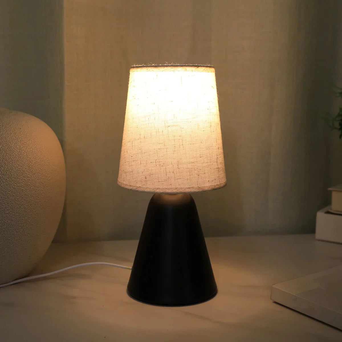 Sleek Noir - Table Lamp